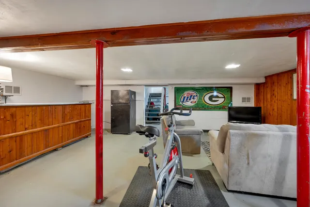 $249,900 | 1433 11th Avenue, Green Bay, WI 54304