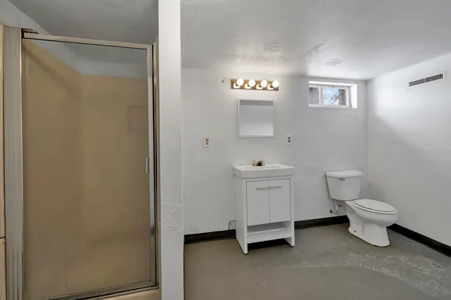 $249,900 | 1433 11th Avenue, Green Bay, WI 54304