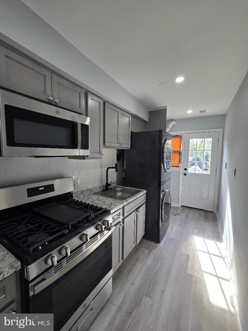 5433 C Street Southeast, Unit 4 Washington, DC 20019 - Photo 3 of 7 signer kitchen