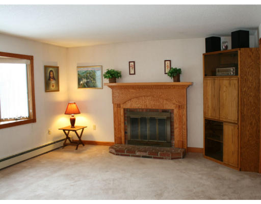 134 Brockelman Road Lancaster, MA 01523 - Photo 4 of 21 Gallery Image 4