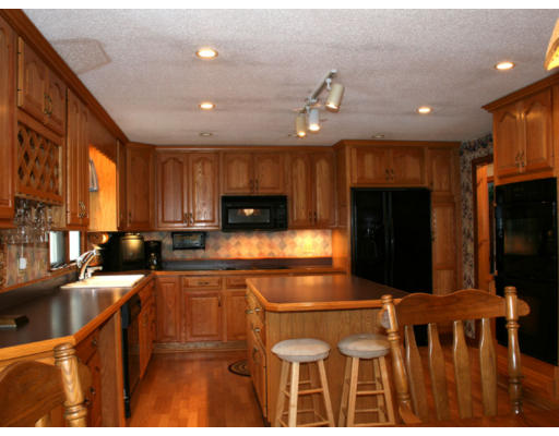 134 Brockelman Road Lancaster, MA 01523 - Photo 6 of 21 Gallery Image 6