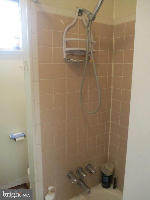 957 Springfield Road Darby, PA 19023 - Photo 24 of 42 a bathroom with a shower
