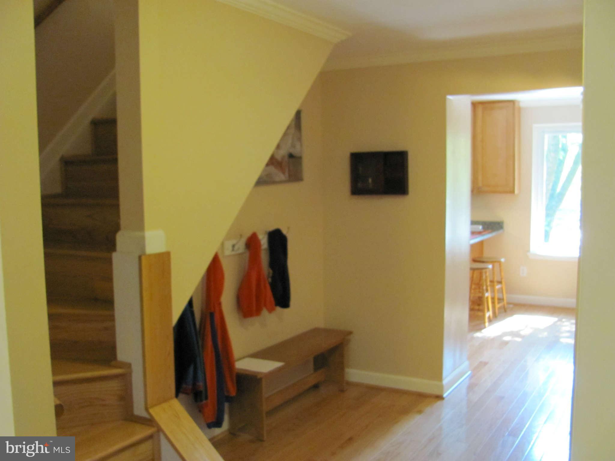 9757 Early Spring Way Columbia, MD 21046 - Photo 3 of 30 Interior General