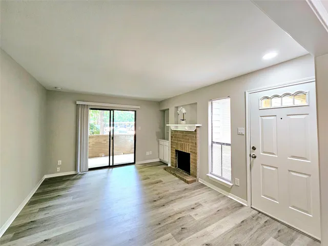 $1,200 | 3500 Tangle Brush Drive, Unit 60, The Woodlands, TX 77381