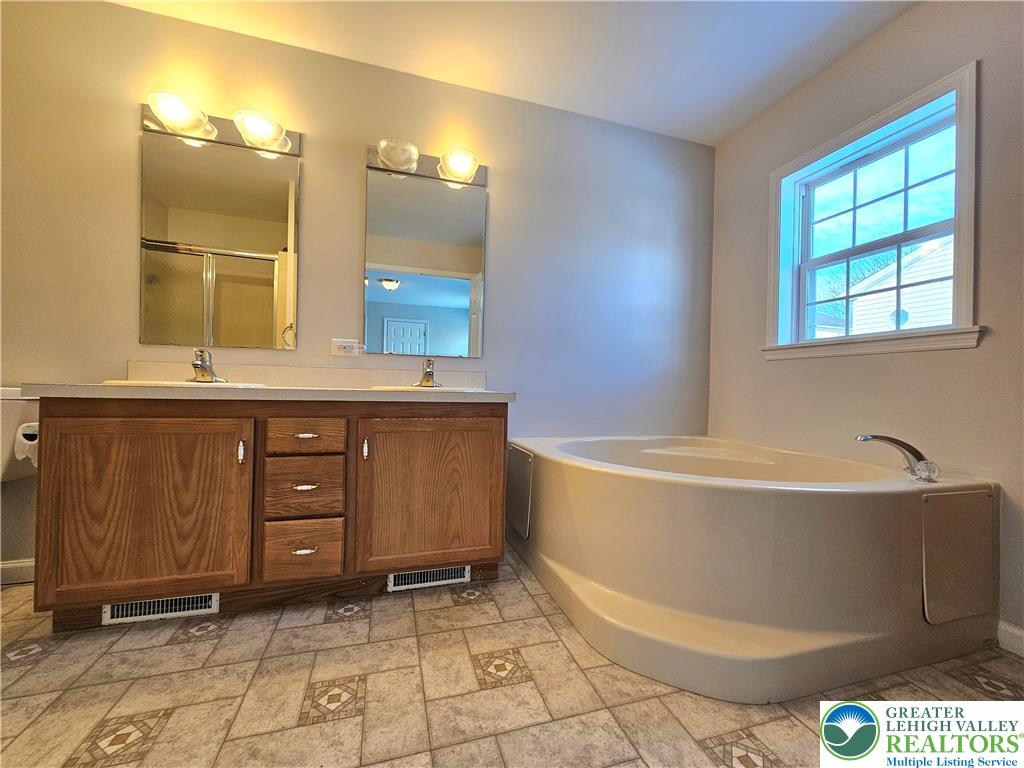 657 Winterthur Way Easton, PA 18040 - Photo 12 of 20