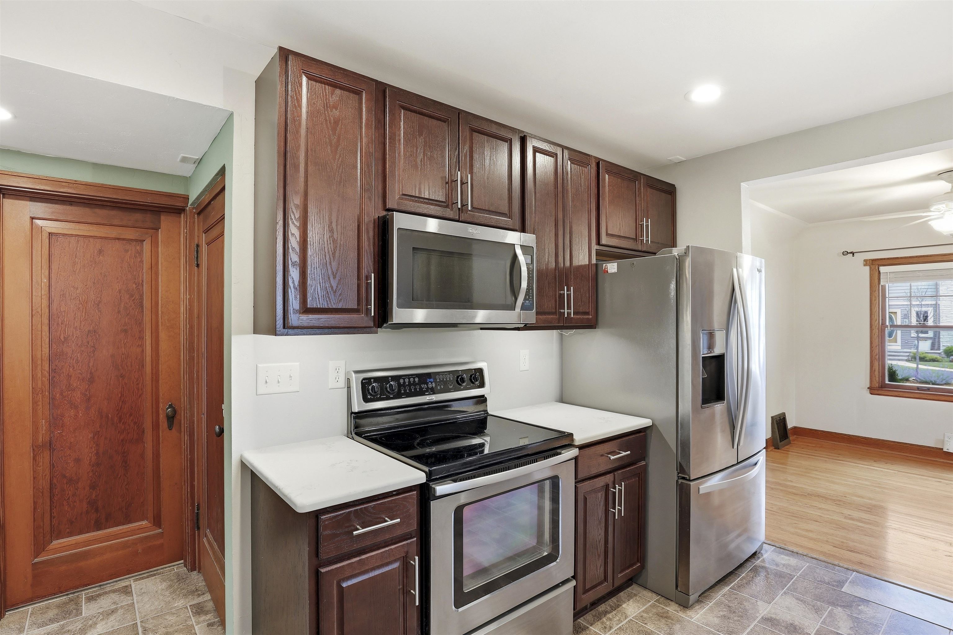 821 South Weimar Street Appleton, WI 54915 - Photo 12 of 37