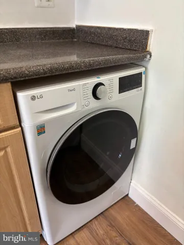 a close up view of washer and dryer