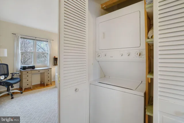 $2,695 | 1629 Fitzgerald Lane, Alexandria, VA 22302