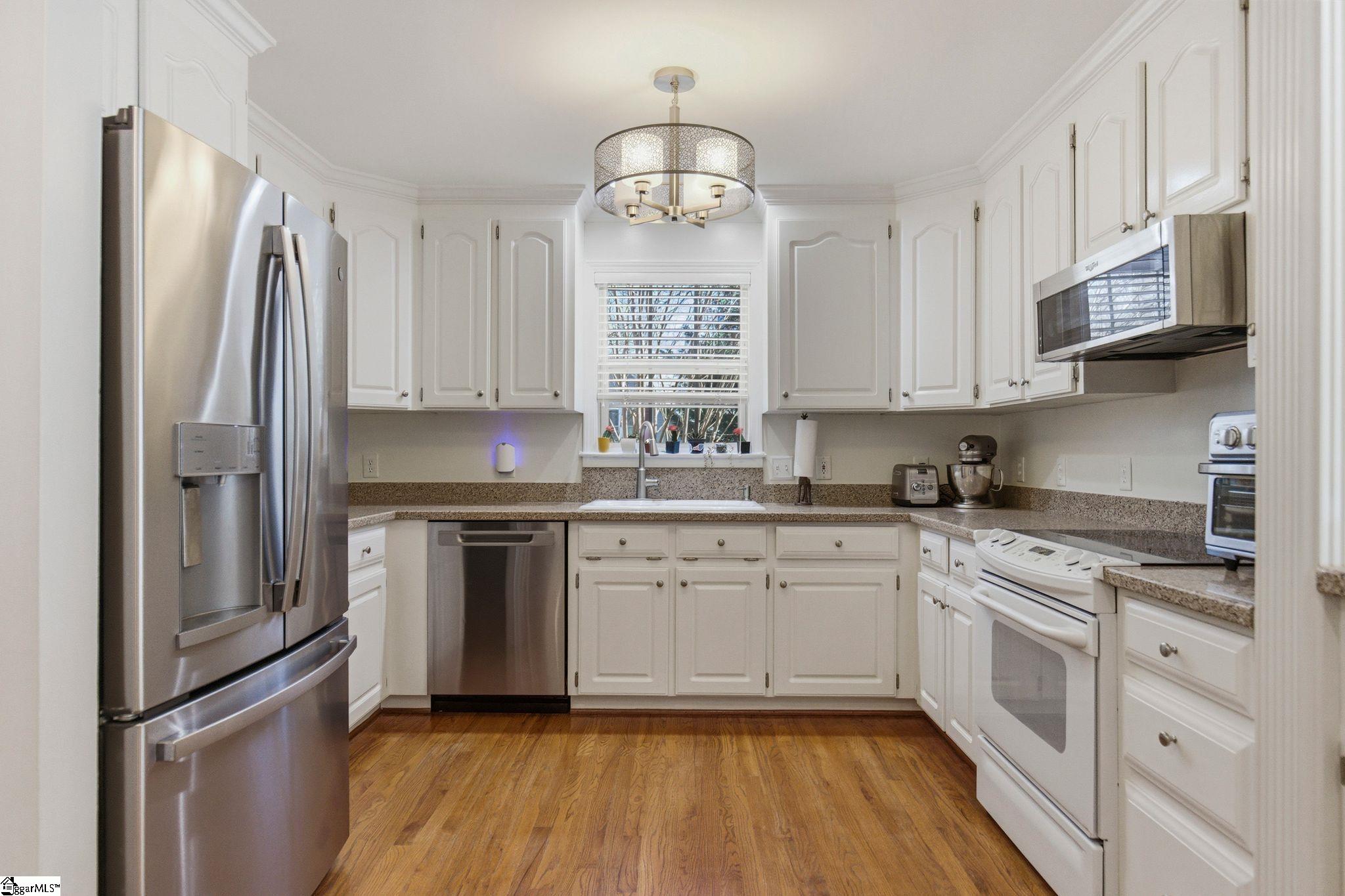 313 Squires Creek Road Simpsonville, SC 29681 - Photo 3 of 28