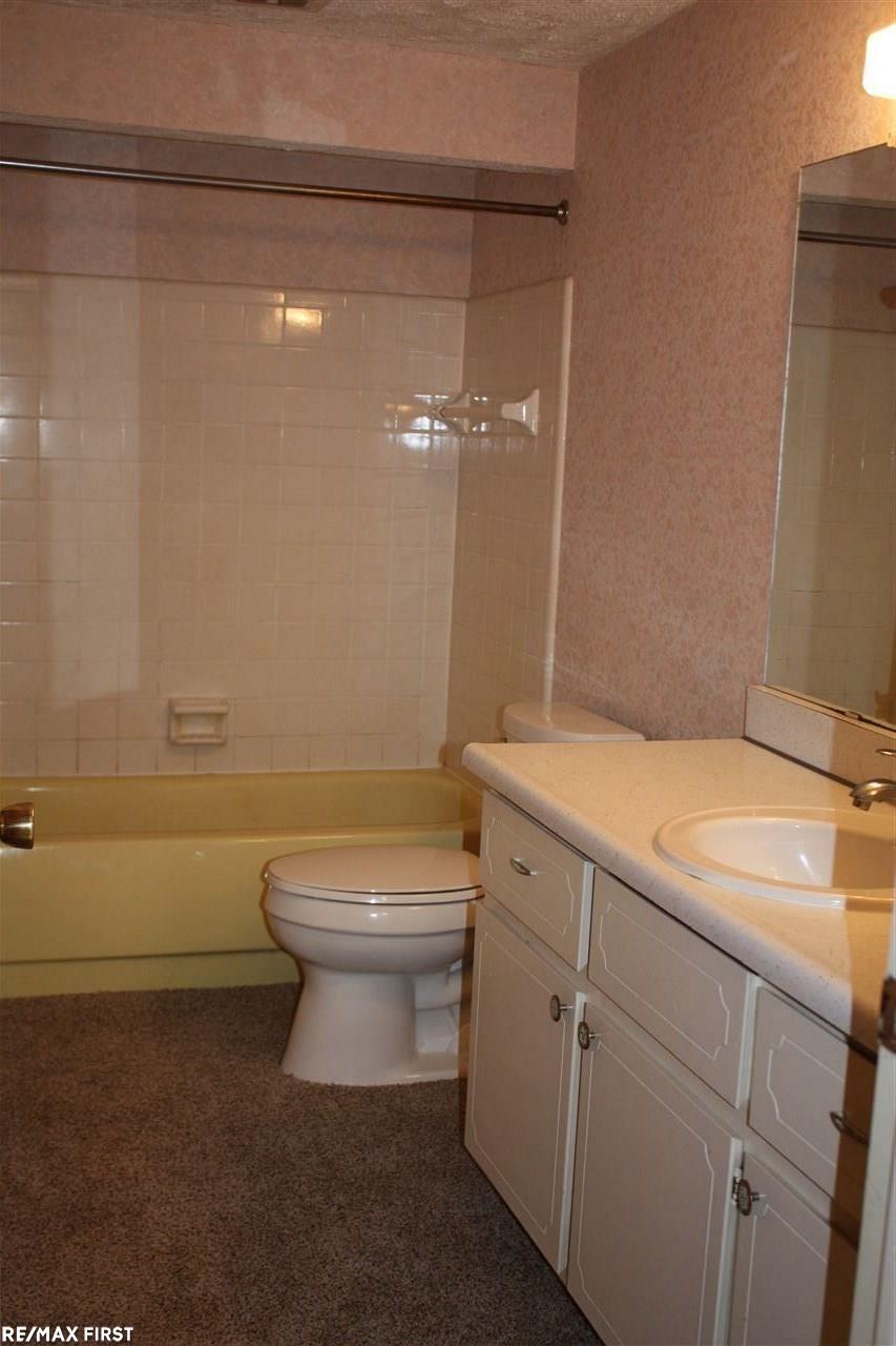 629 Quarter Street Rochester, MI 48307 - Photo 24 of 29 31295743-25.JPG