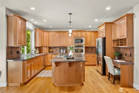 $1,695,000 | 9545 Idel Weiss Lane, Bainbridge Island, WA 98110