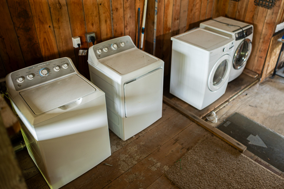 681 Lot 2-b Hoaka Road Hilo, HI 96720 - Photo 23 of 30 a utility room with dryer and washer