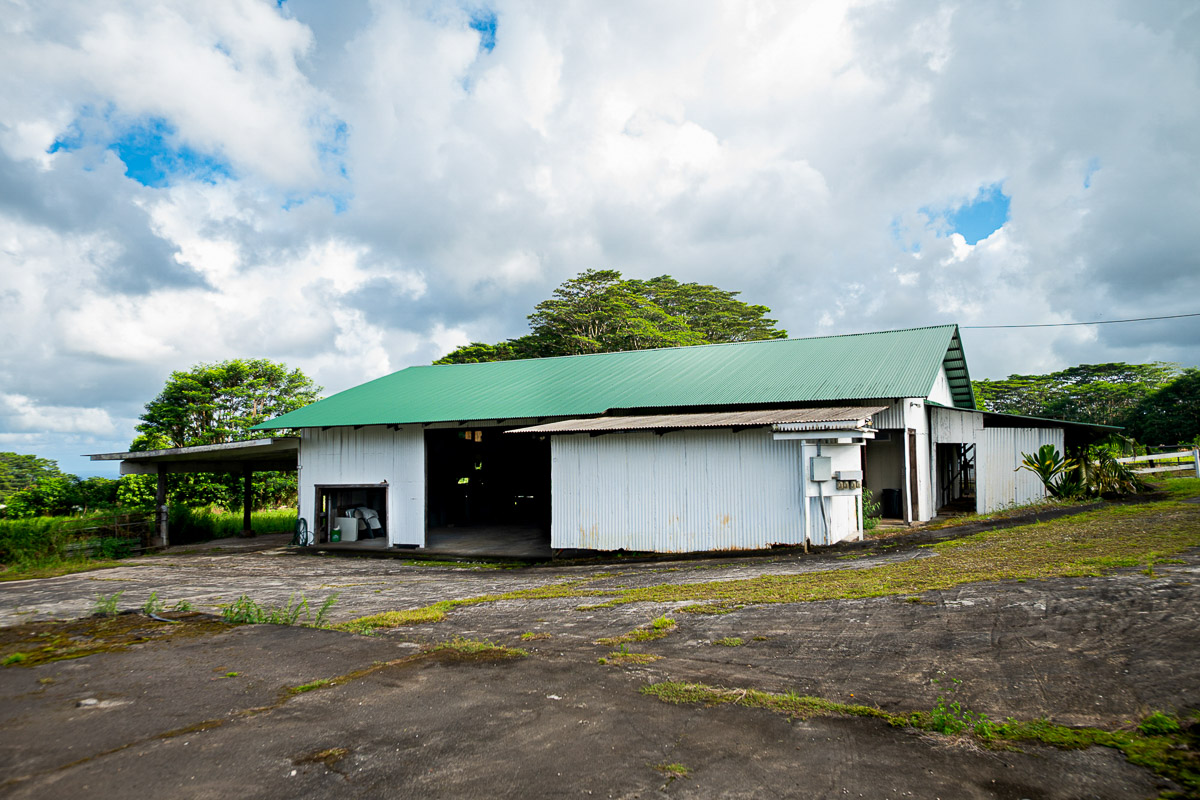 681 Lot 2-b Hoaka Road Hilo, HI 96720 - Photo 5 of 30 a front view of house with a garden