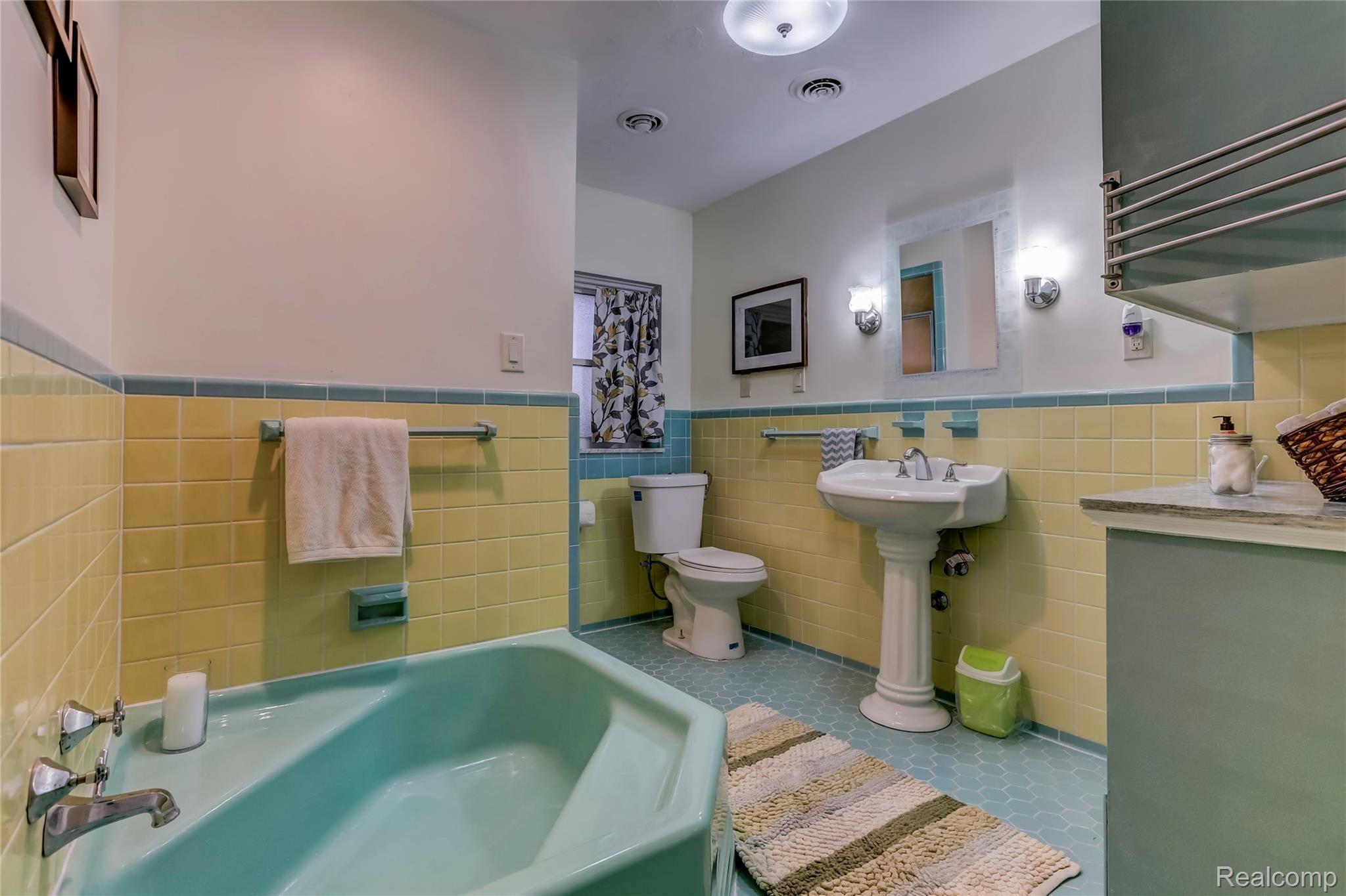 6205 Norham Road Bloomfield Hills, MI 48301 - Photo 23 of 45 6205 Norham Road, Bloomfield Hills, MI-25.jpg-FULL