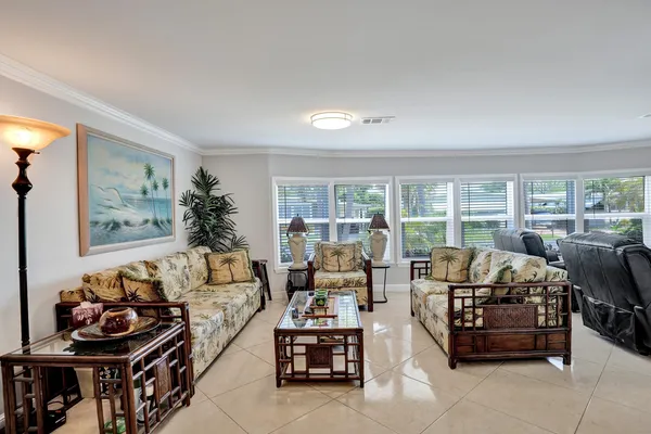 $250,000 | 120 Northwest 53rd Place, Pompano Beach, FL 33064