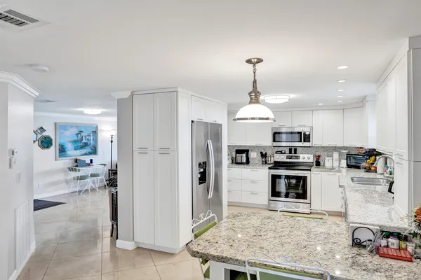 $250,000 | 120 Northwest 53rd Place, Pompano Beach, FL 33064