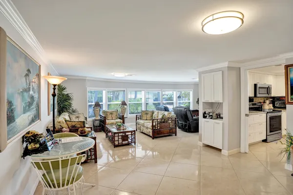 $250,000 | 120 Northwest 53rd Place, Pompano Beach, FL 33064