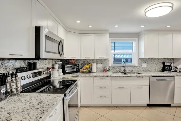 $250,000 | 120 Northwest 53rd Place, Pompano Beach, FL 33064