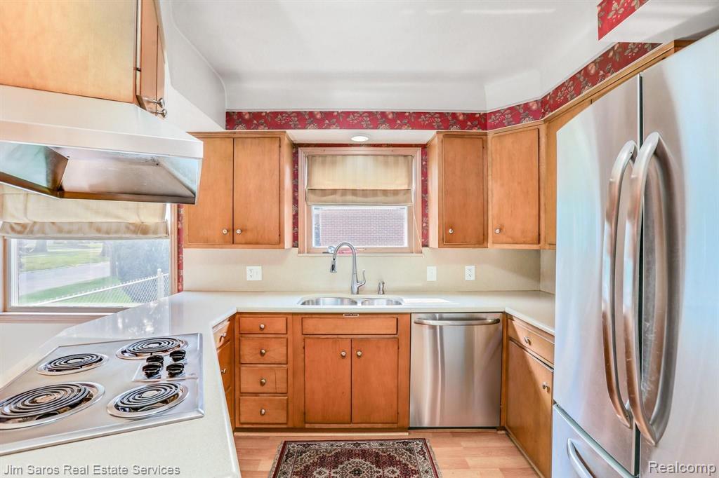 1081 Torrey Road Grosse Pointe Woods, MI 48236 - Photo 9 of 22