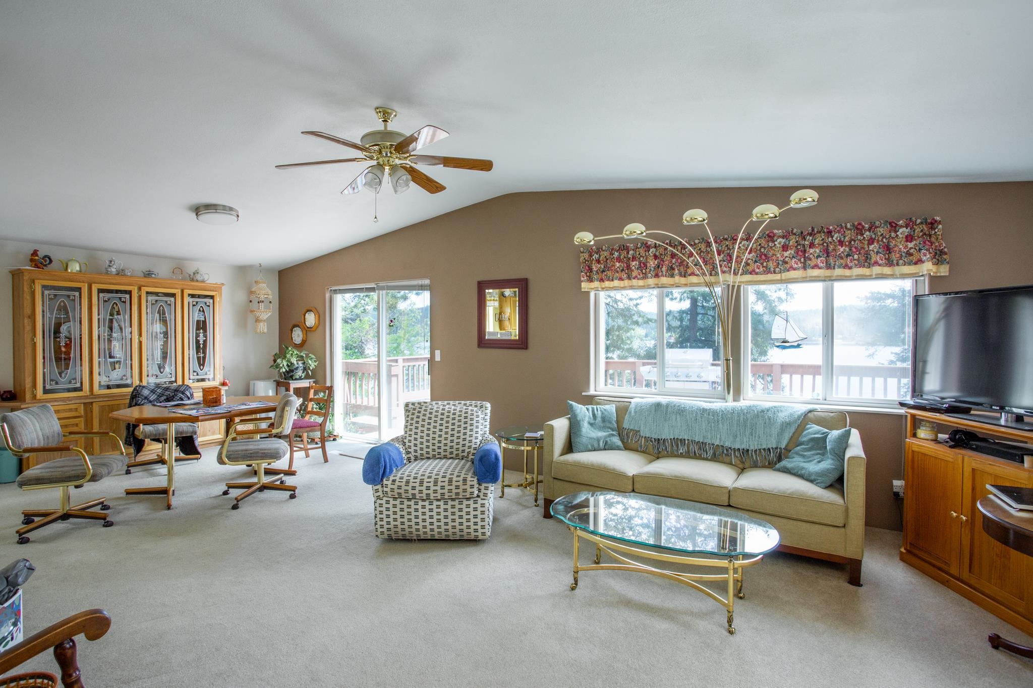 45326 Lakeshore Homes Road Loon Lake, WA 99148 - Photo 4 of 37