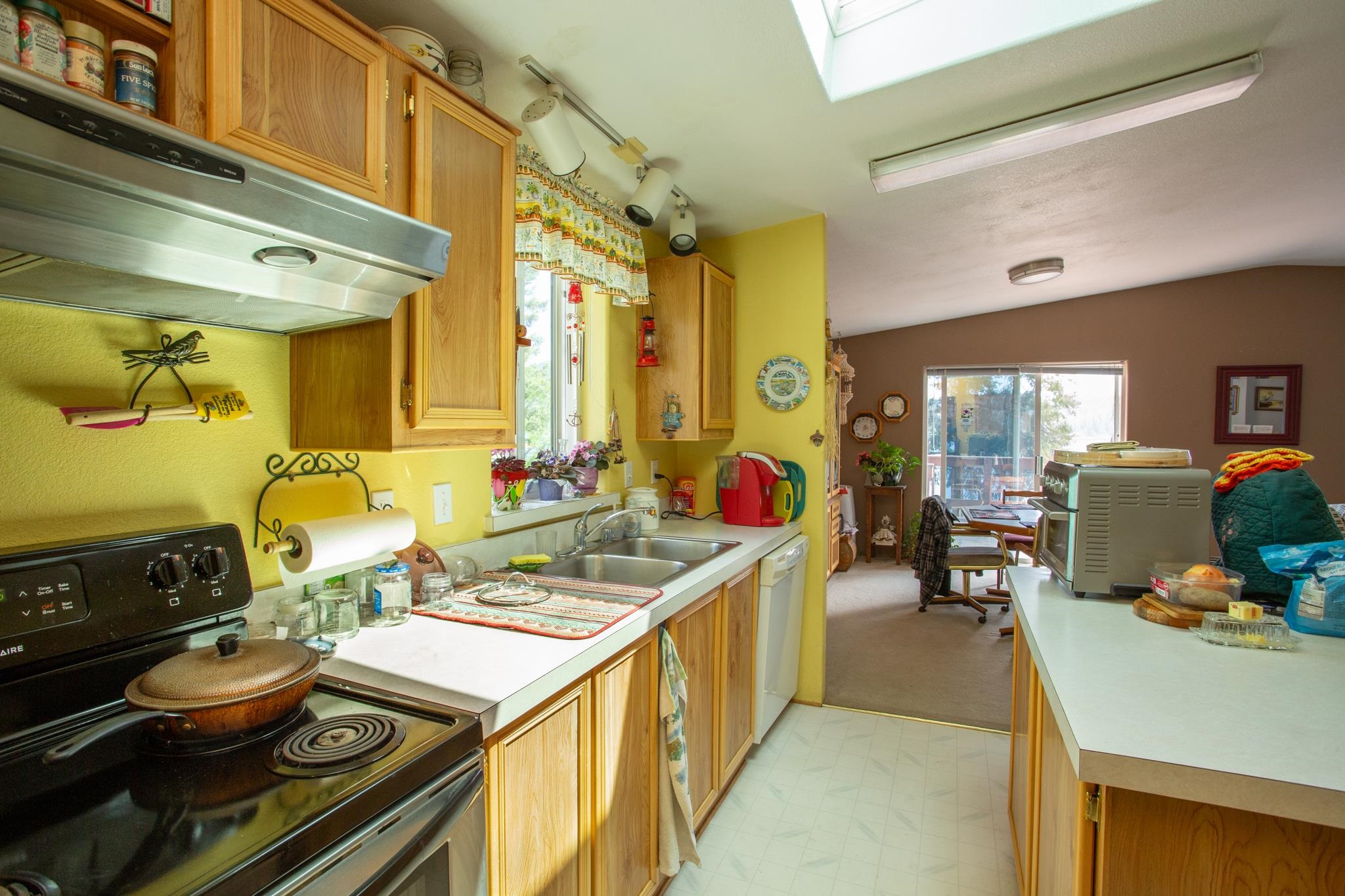 45326 Lakeshore Homes Road Loon Lake, WA 99148 - Photo 9 of 37