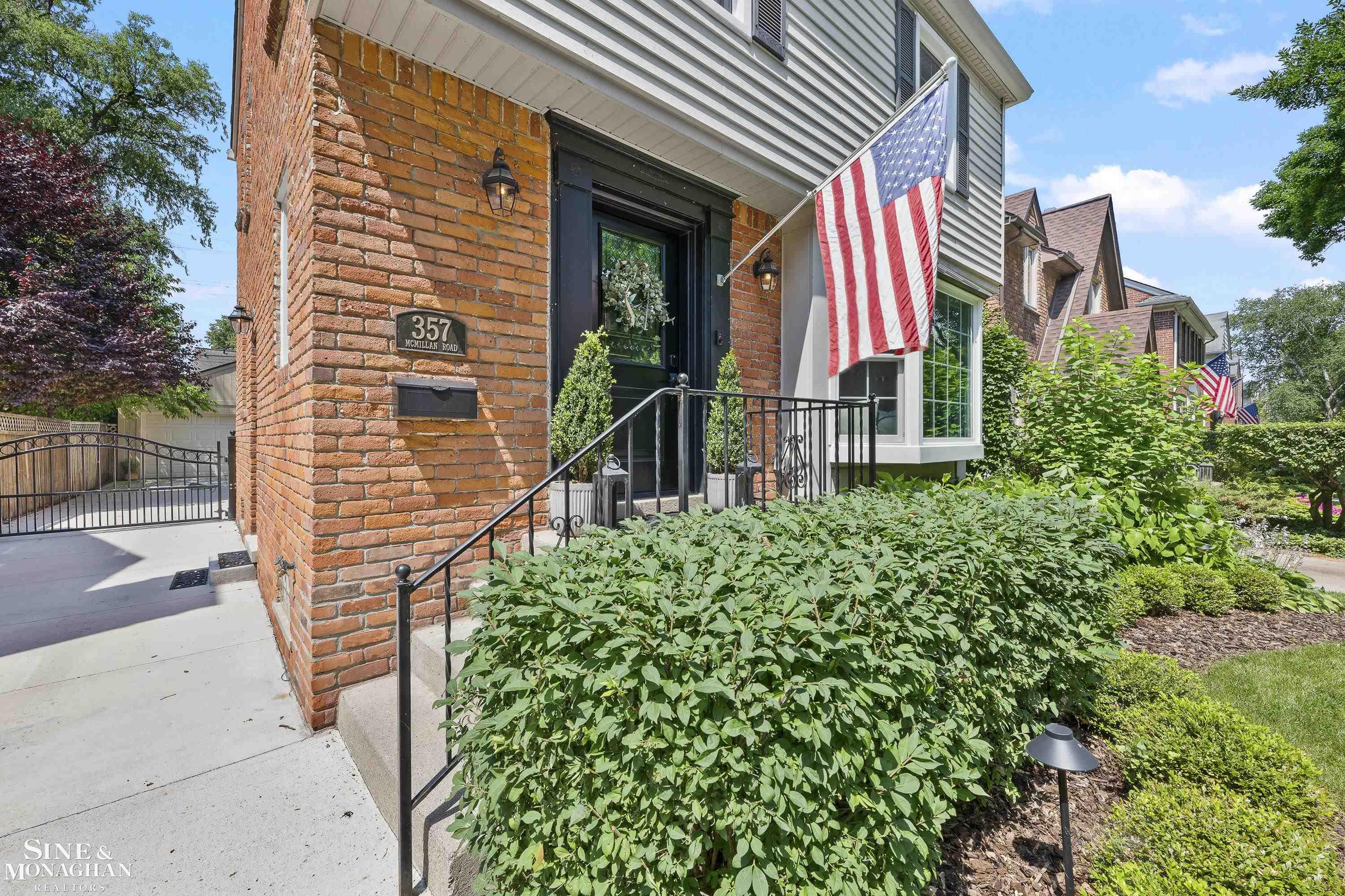 357 McMillan Road Grosse Pointe Farms, MI 48236 - Photo 2 of 52