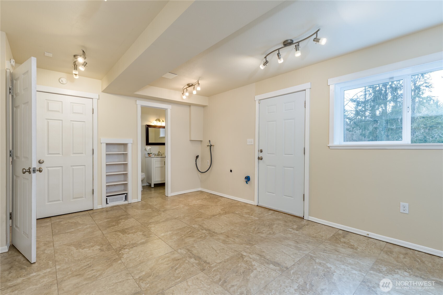 14203 Southeast 179th Place Renton, WA 98058 - Photo 22 of 36