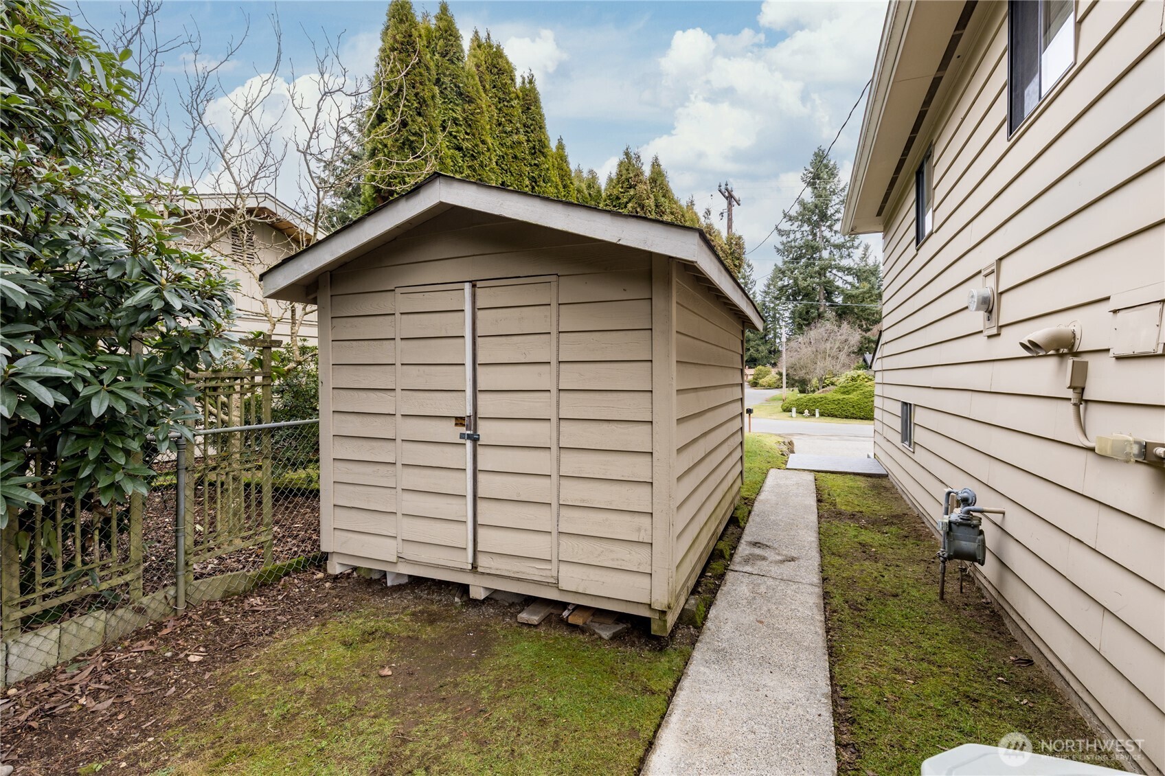 14203 Southeast 179th Place Renton, WA 98058 - Photo 34 of 36