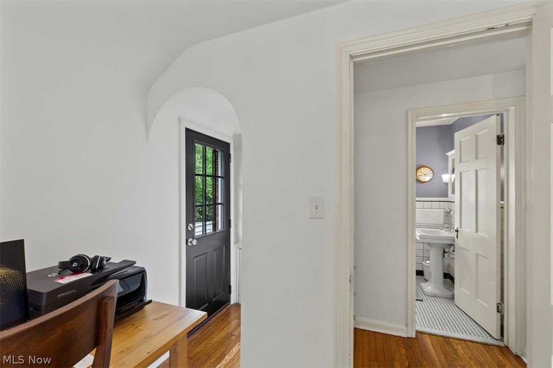 2196 Barrington Road Cleveland, OH 44118 - Photo 21 of 29 Gallery Image 21