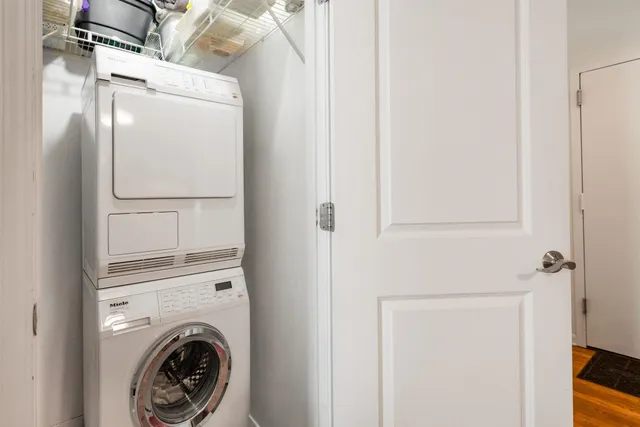 $735,000 | 186 Wayne Street, Unit 419D, Jersey City, NJ 07302