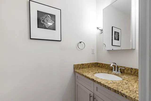 $735,000 | 186 Wayne Street, Unit 419D, Jersey City, NJ 07302