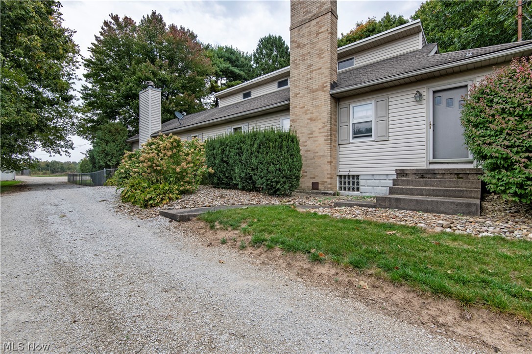 3551 Minor Road Akron, OH 44321 - Photo 3 of 30