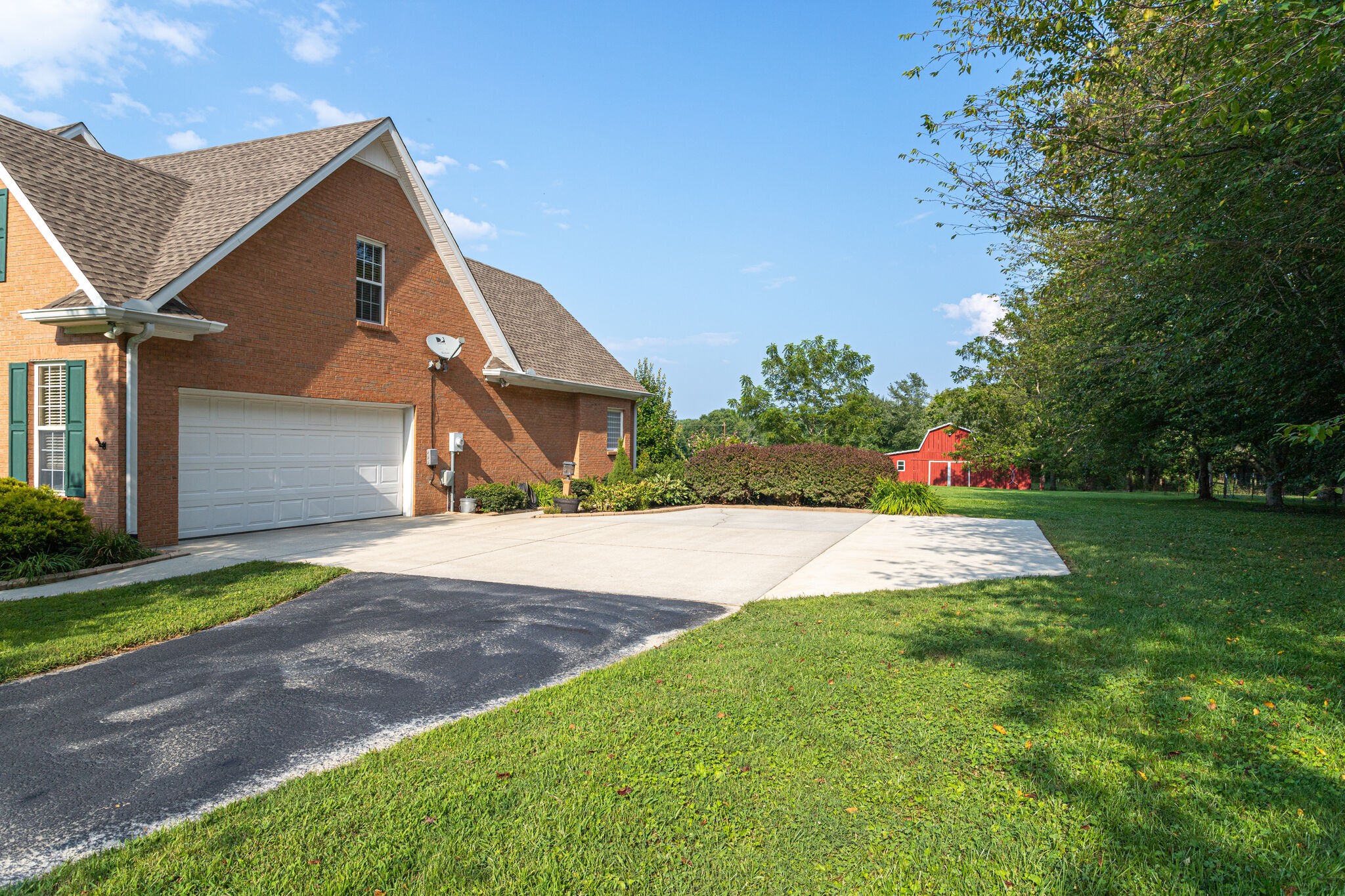 291 Yates Road Hillsboro, TN 37342 - Photo 5 of 49 Gallery Image 5
