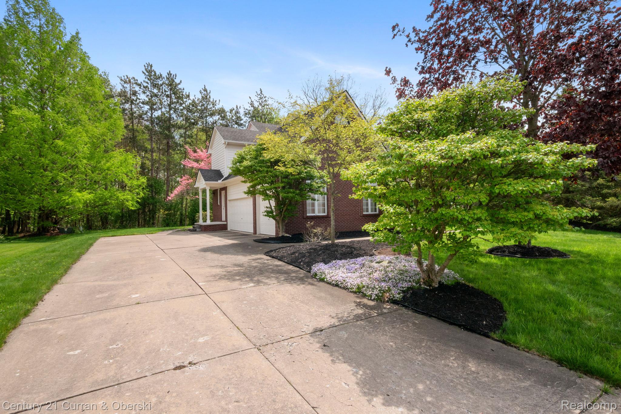 27852 Larson Lane Farmington, MI 48331 - Photo 11 of 75 4-web-or-mls-P2370297.jpg