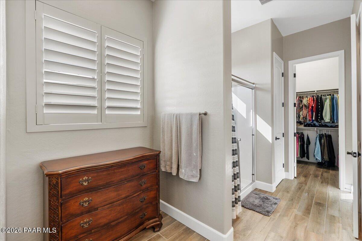 8875 North Tromontana Road Prescott Valley, AZ 86315 - Photo 14 of 34 19-Primary Bathroom