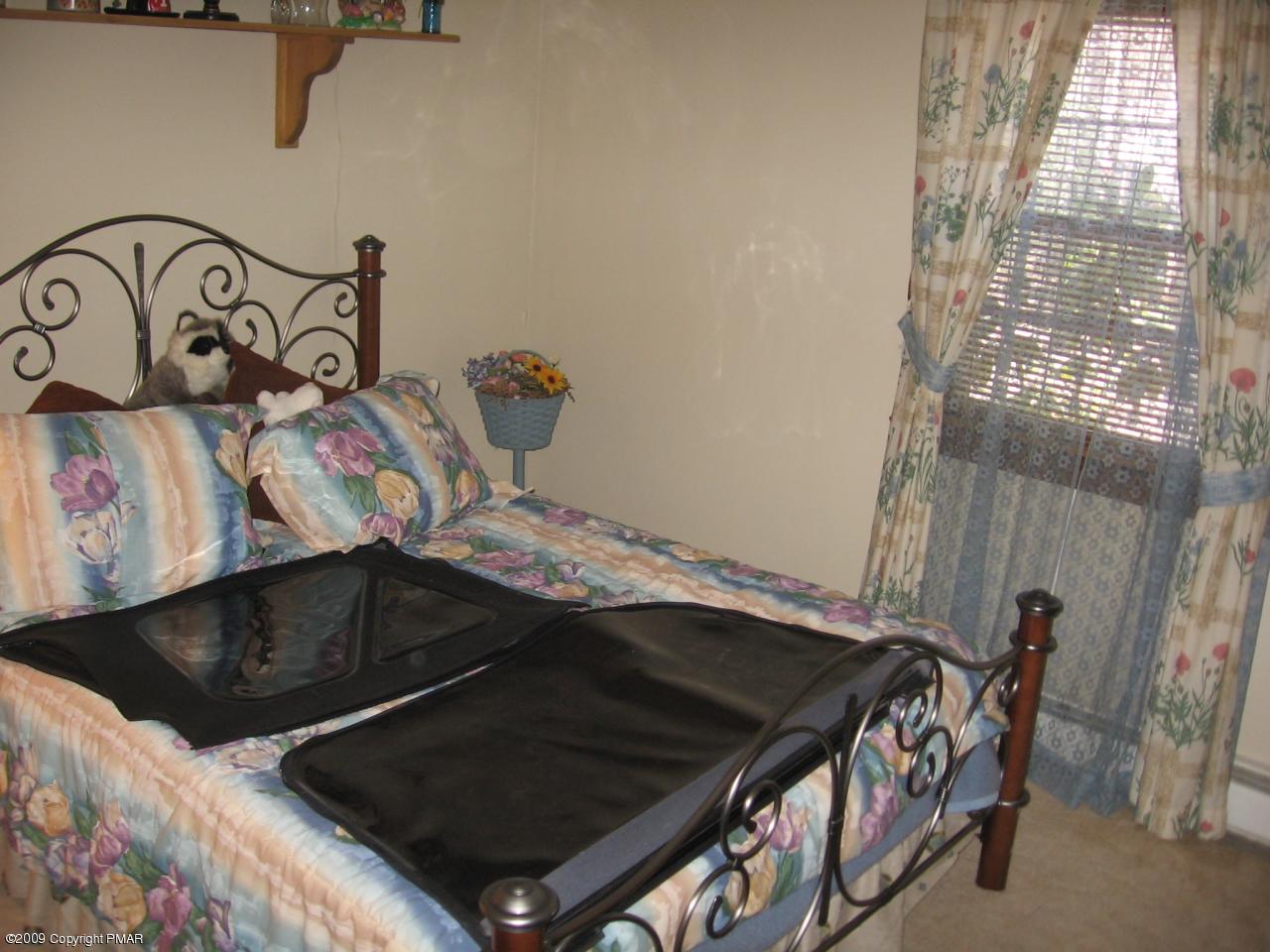 5330 Minks Pond Road Bushkill, PA 18324 - Photo 15 of 21 Bedroom 2