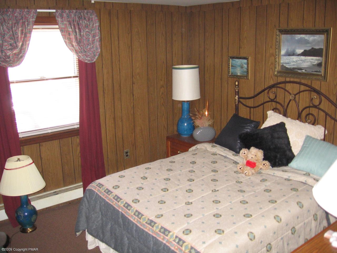 5330 Minks Pond Road Bushkill, PA 18324 - Photo 16 of 21 Bedroom 3