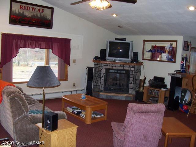5330 Minks Pond Road Bushkill, PA 18324 - Photo 6 of 21 Living Room