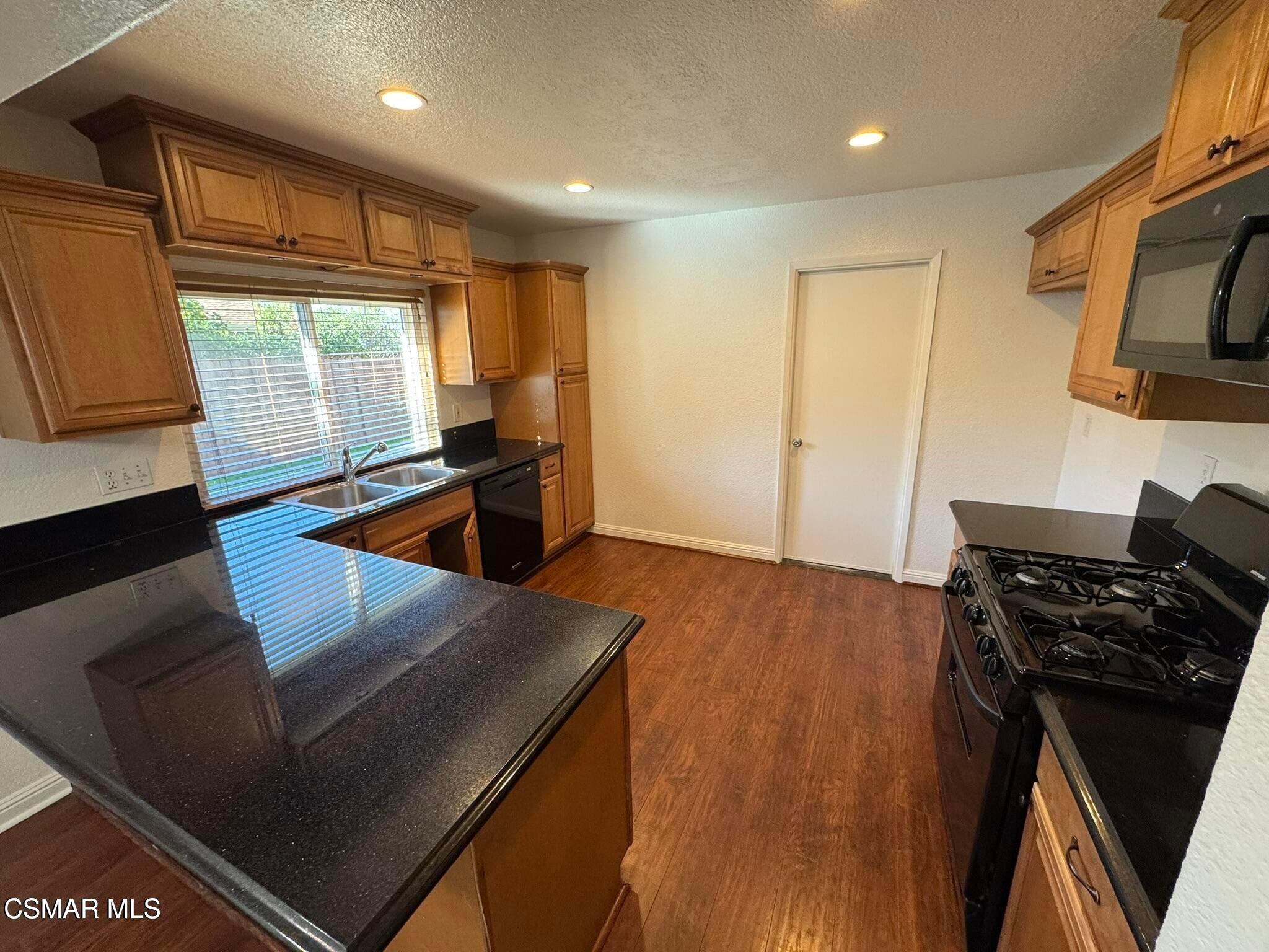 2263 Workman Avenue Simi Valley, CA 93063 - Photo 7 of 17 20260307042448209324000000-o