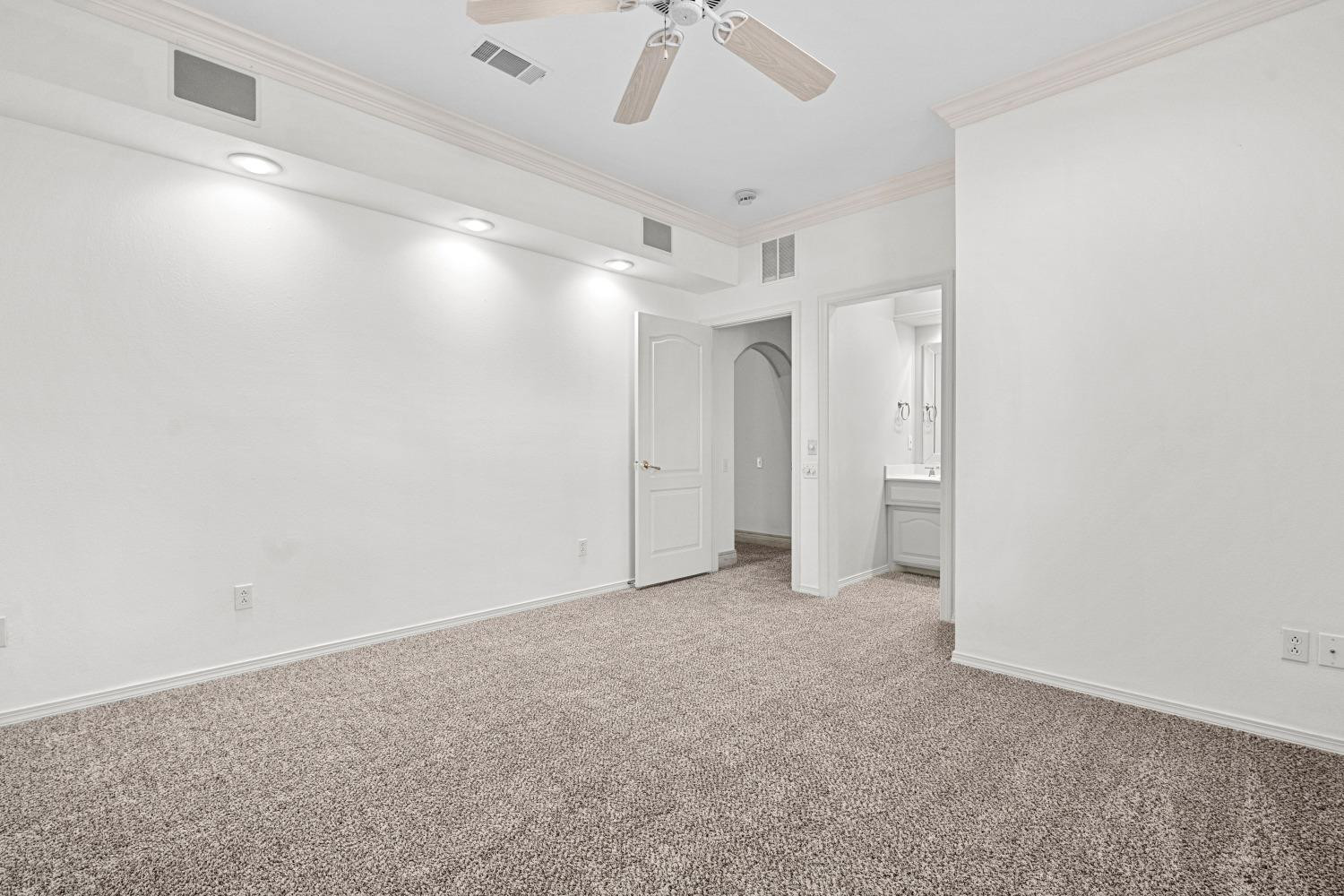 3409 Canyon Road Lubbock, TX 79403 - Photo 24 of 35 Guest Bedroom with Jack 'n Jill Bath