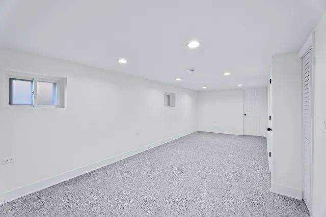 $375,000 | 5253 South Mobile Avenue, Chicago, IL 60638