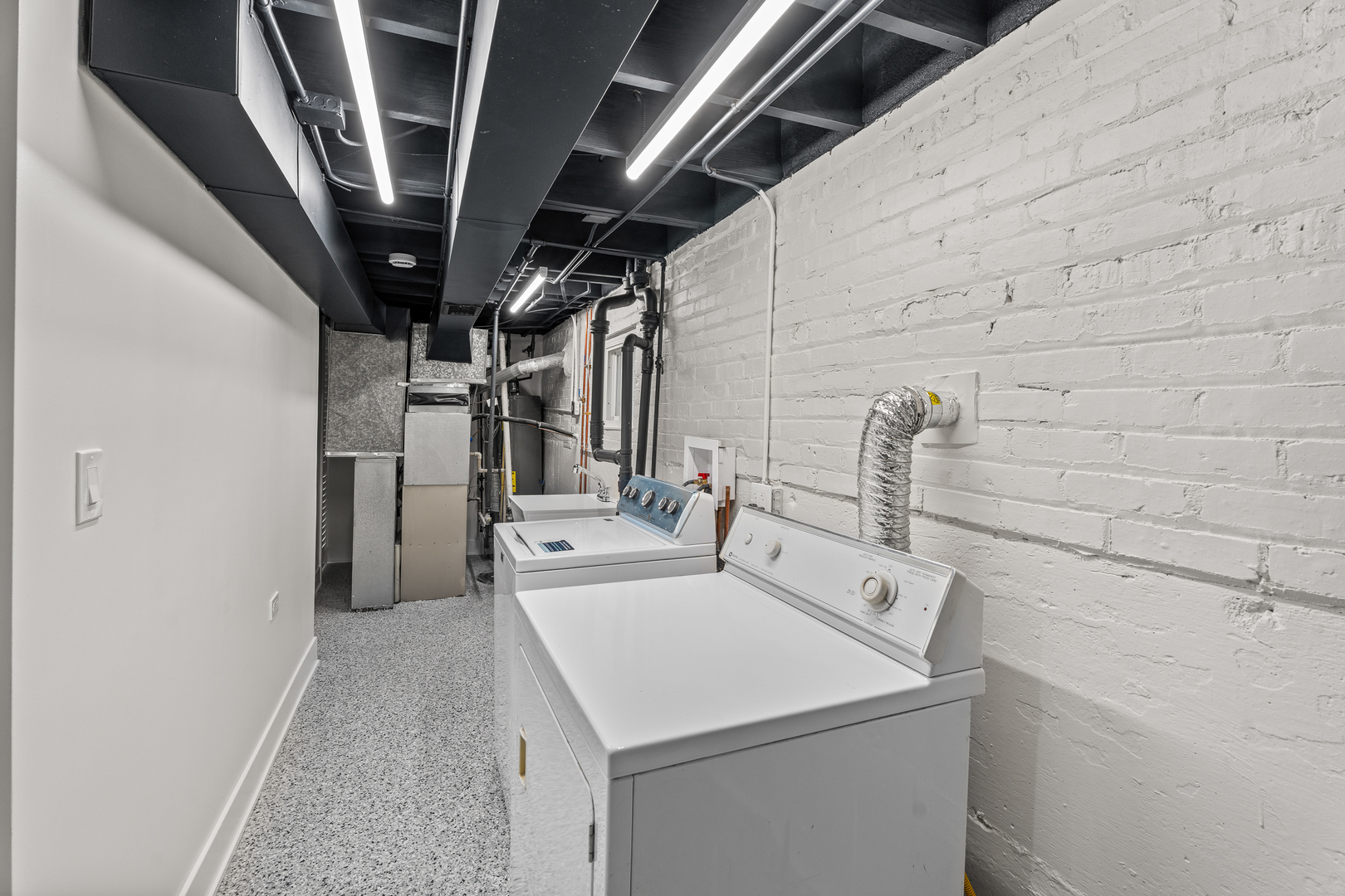 5253 South Mobile Avenue Chicago, IL 60638 - Photo 17 of 21