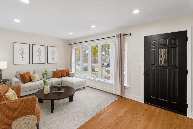 $375,000 | 5253 South Mobile Avenue, Chicago, IL 60638