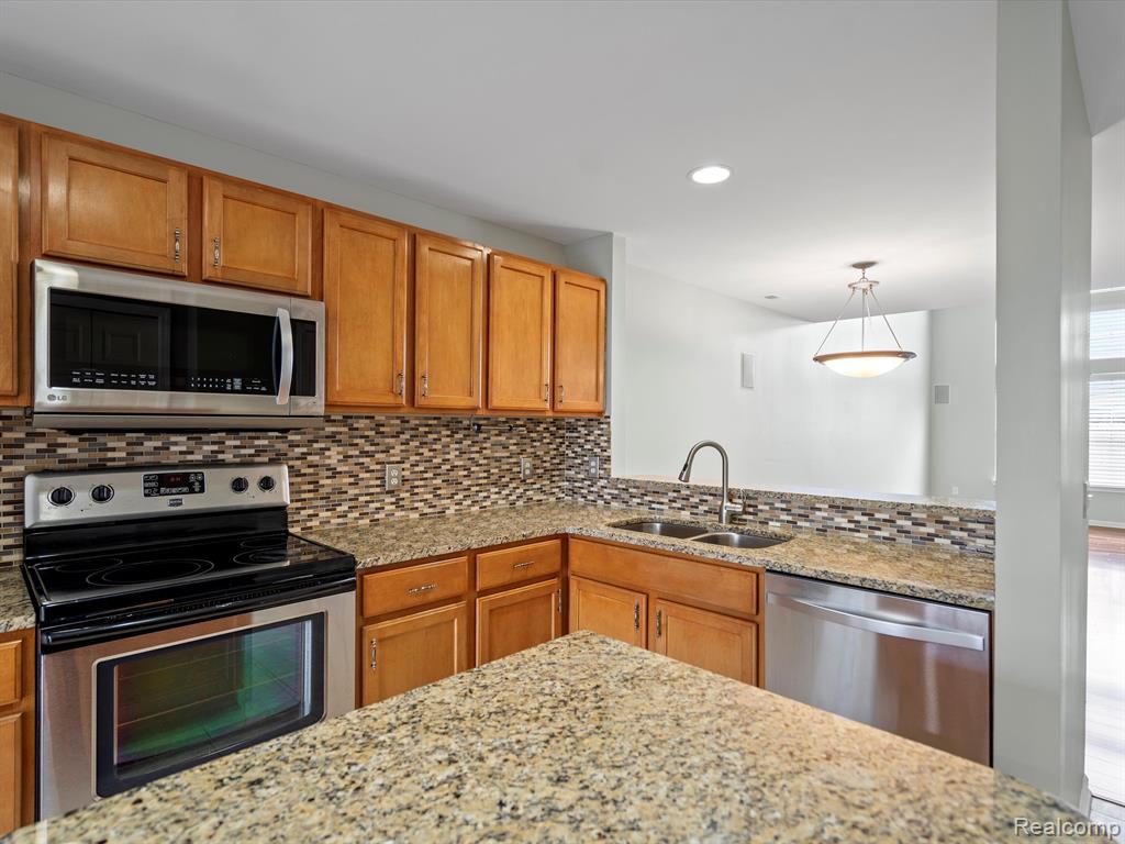 1492 Devon Lane Troy, MI 48084 - Photo 24 of 43