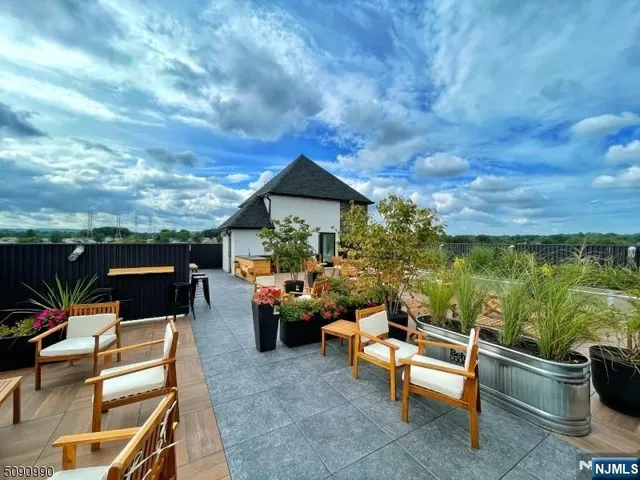 $2,175 | 548 Franklin Avenue, Unit 215, Belleville, NJ 07109