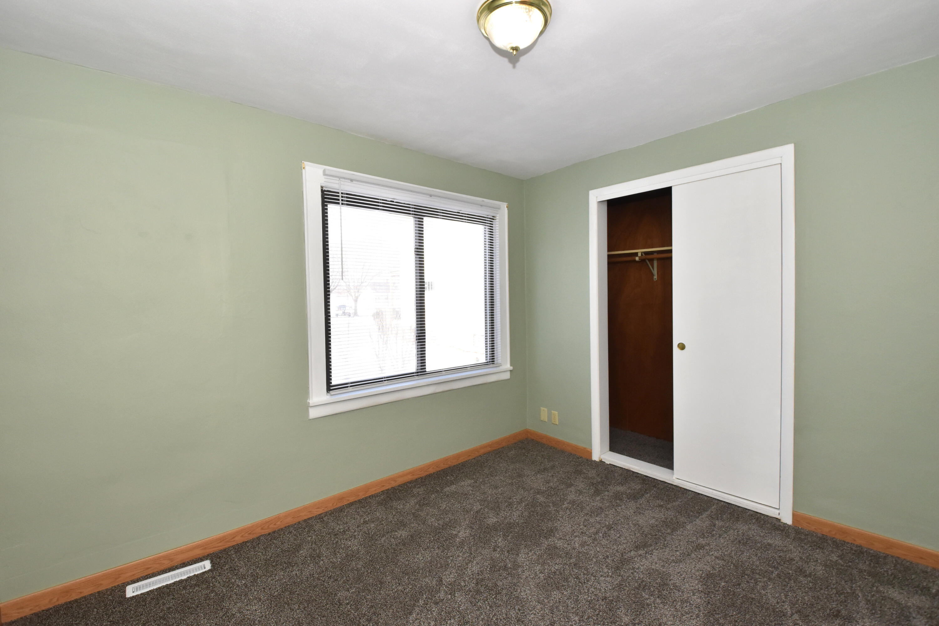 4607 25th Avenue Kenosha, WI 53140 - Photo 12 of 35 Bedroom