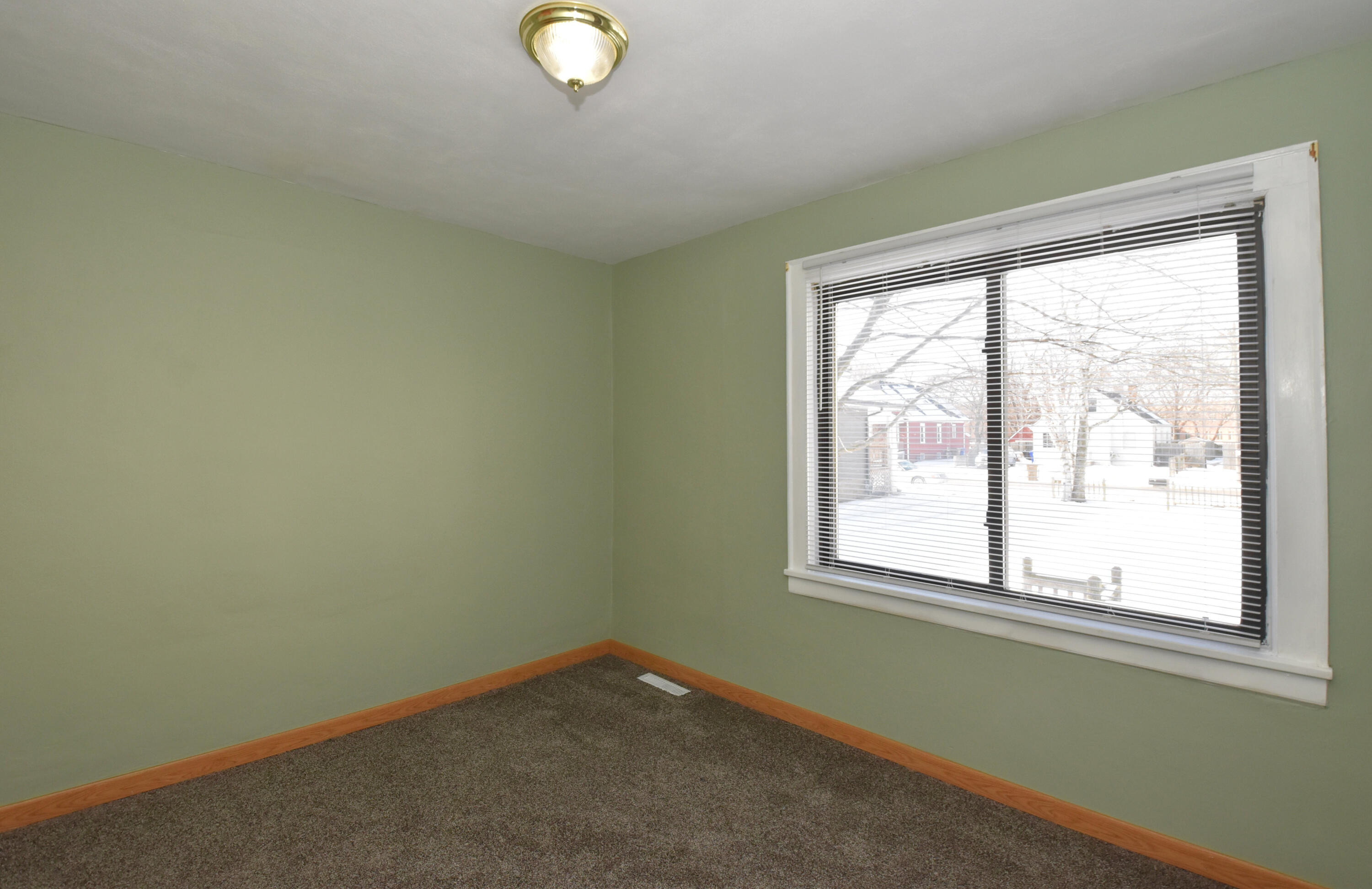 4607 25th Avenue Kenosha, WI 53140 - Photo 13 of 35 Bedroom view 2