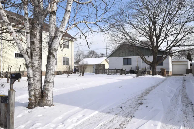 $229,900 | 4607 25th Avenue, Kenosha, WI 53140