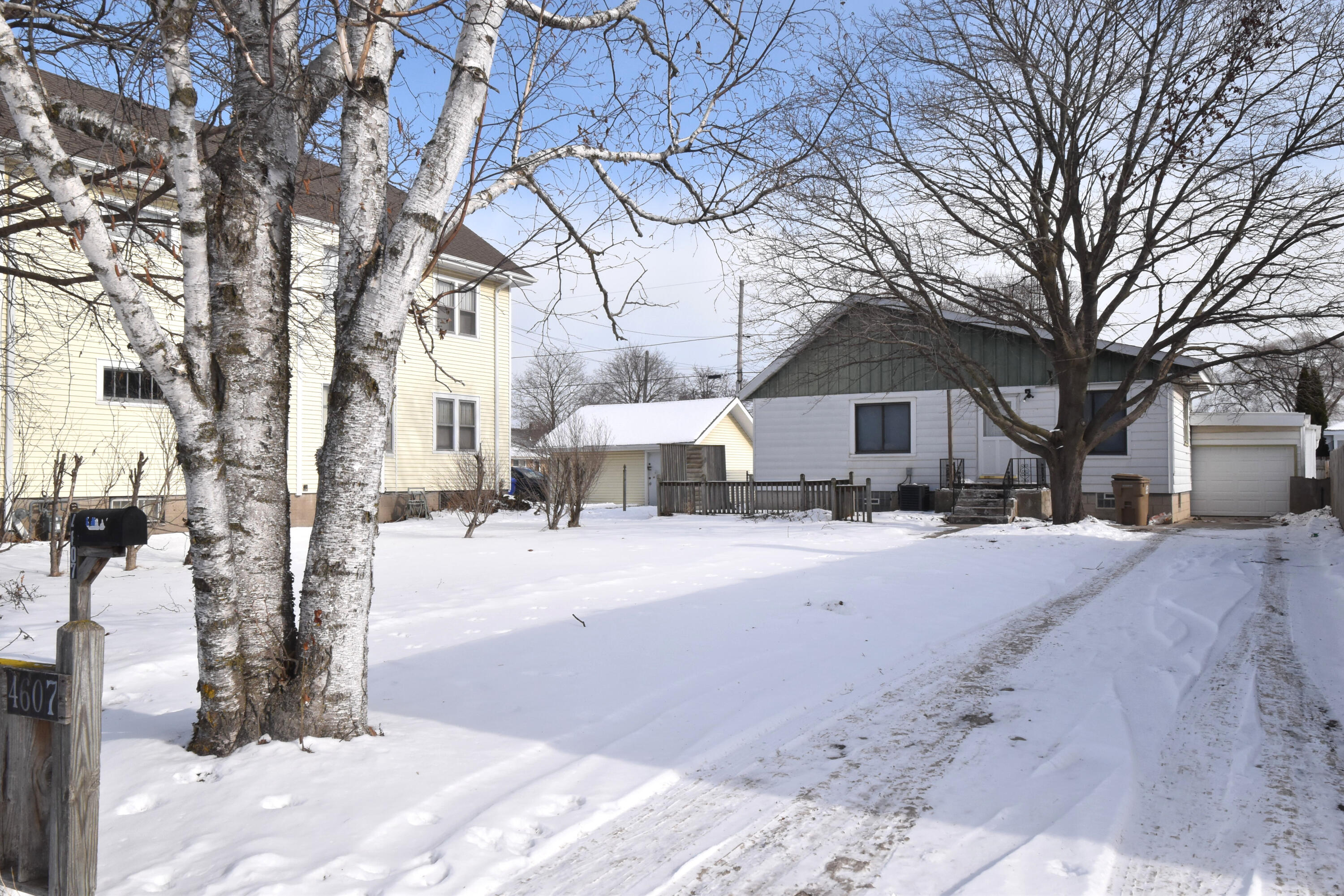4607 25th Avenue Kenosha, WI 53140 - Photo 29 of 35 Front