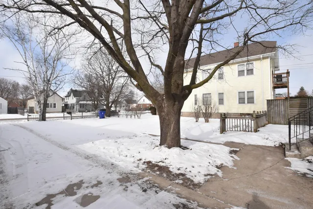 $229,900 | 4607 25th Avenue, Kenosha, WI 53140